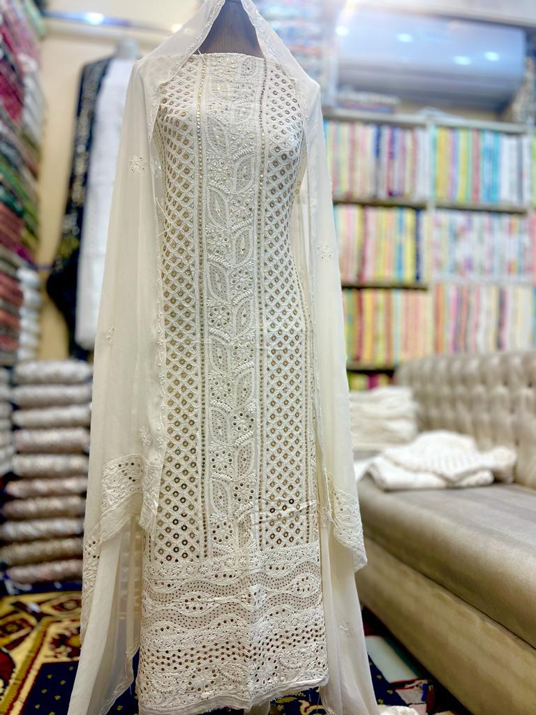 Timeless Chickenkari Ensemble – Ready to Dye, Ready to Shine